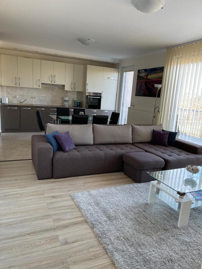 Piano Balaton Apartment Zamardi Bagian luar foto