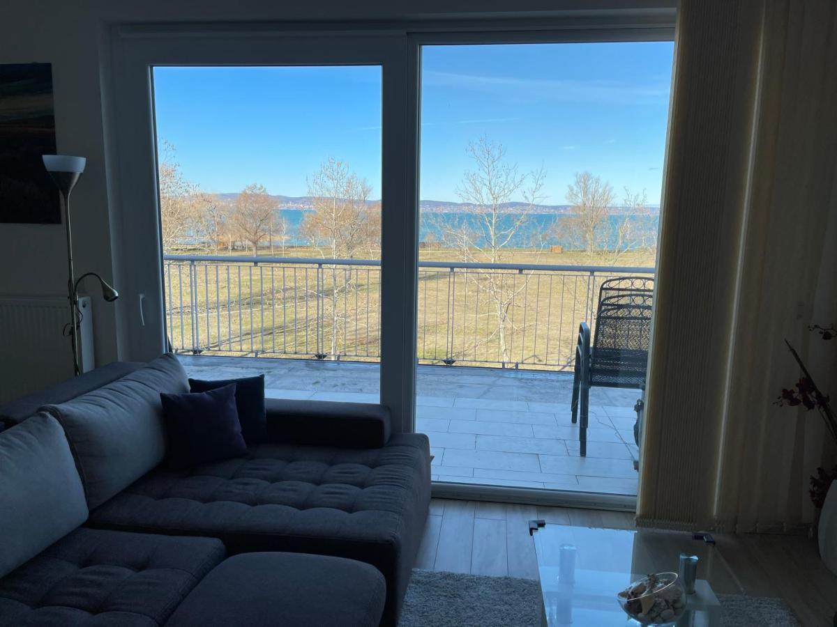 Piano Balaton Apartment Zamardi Bagian luar foto