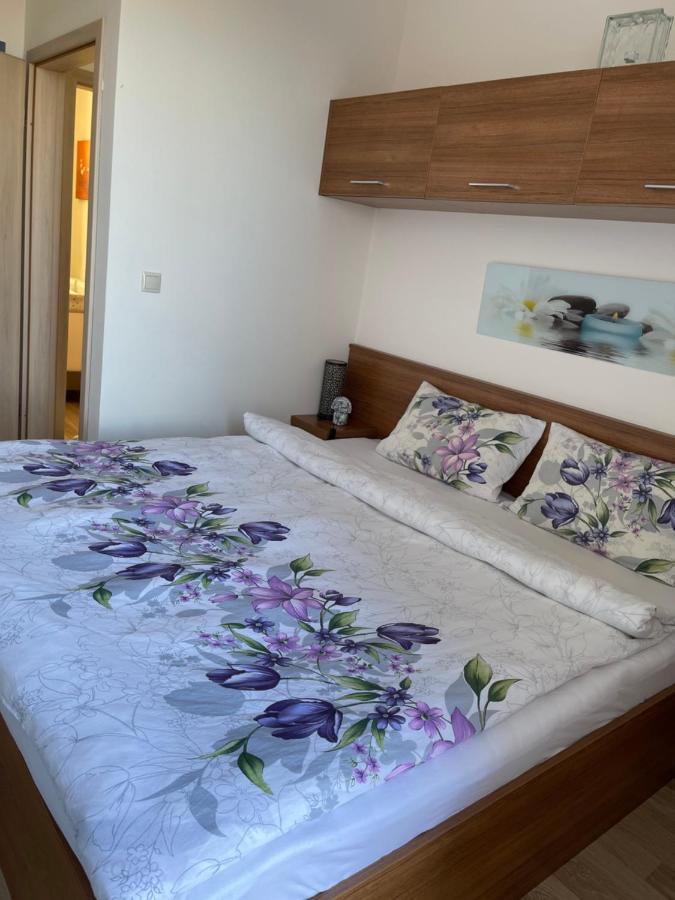 Piano Balaton Apartment Zamardi Bagian luar foto