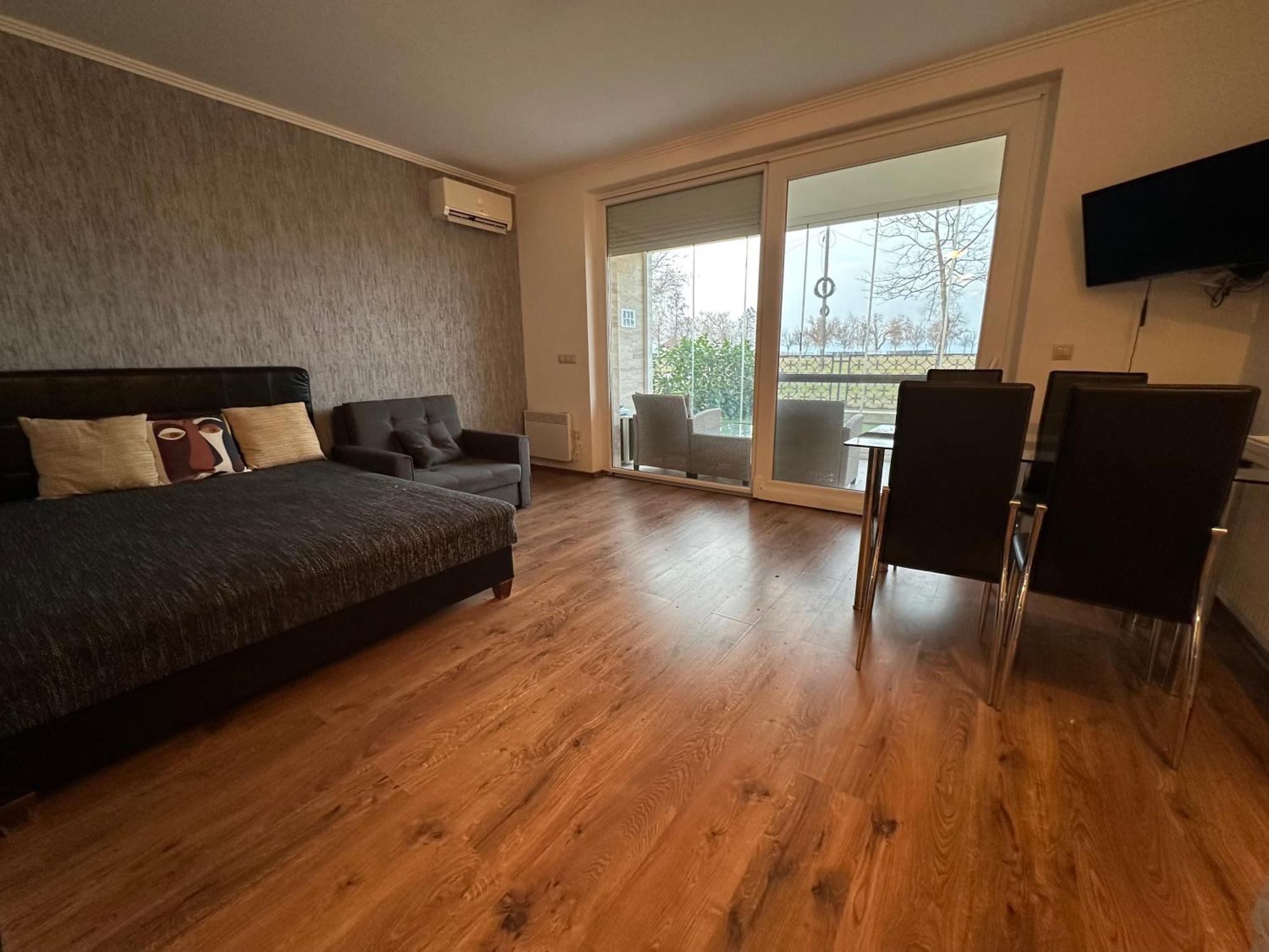 Piano Balaton Apartment Zamardi Bagian luar foto